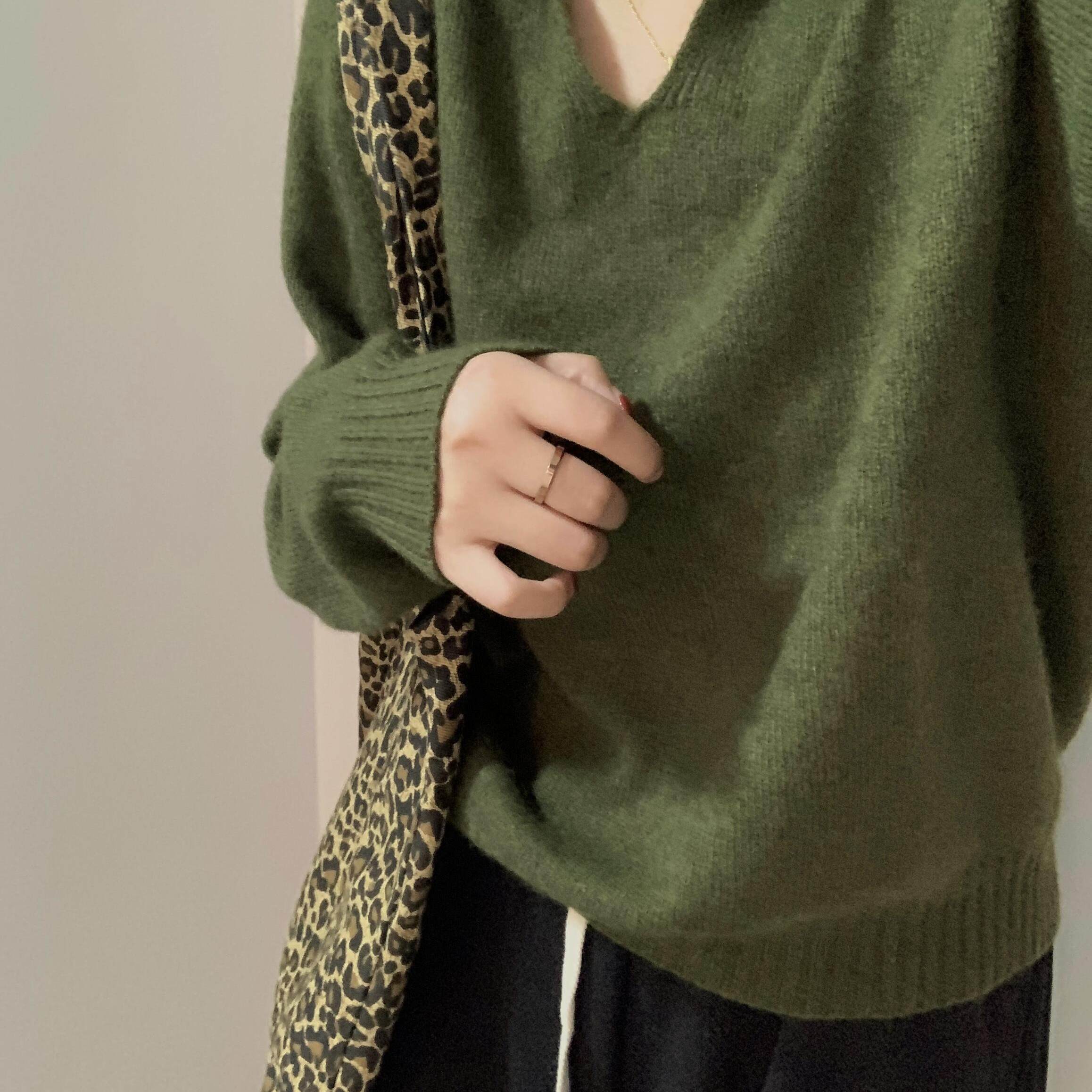 墨绿色绵羊毛翻领毛衣女秋冬保暖