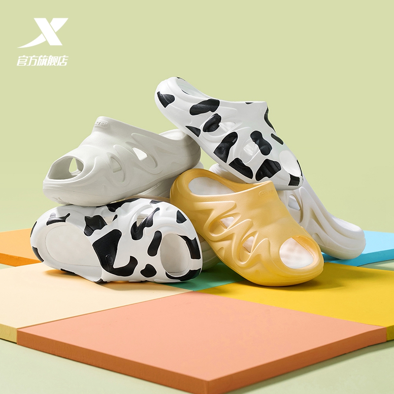 特步萌宠拖鞋女款秋季新款踩屎感沙滩鞋轻便舒适户外凉拖鞋休闲鞋