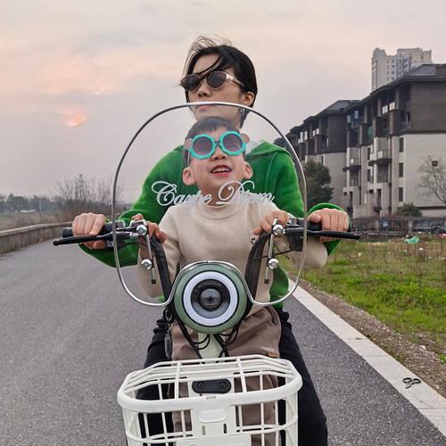 电动自行车前挡风板护宝宝挡雨板