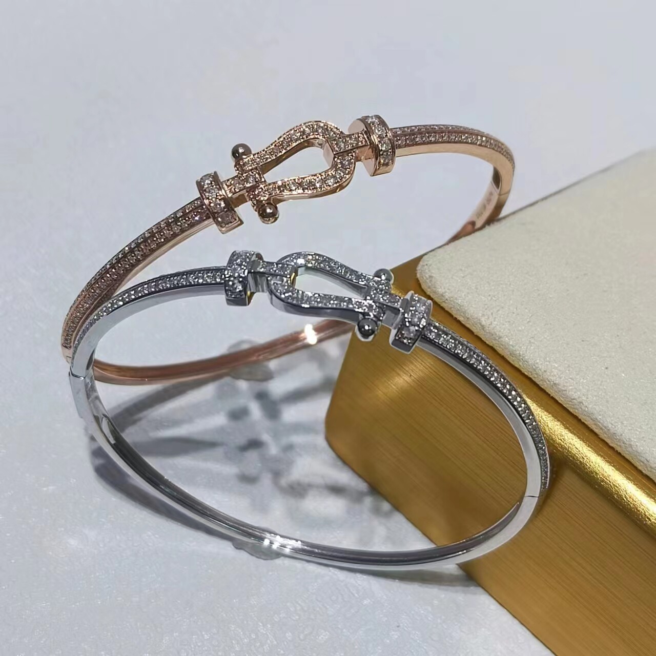 18k金马蹄扣钻石手镯简约手镯满镶半环U形百搭高定款钻石手链手镯