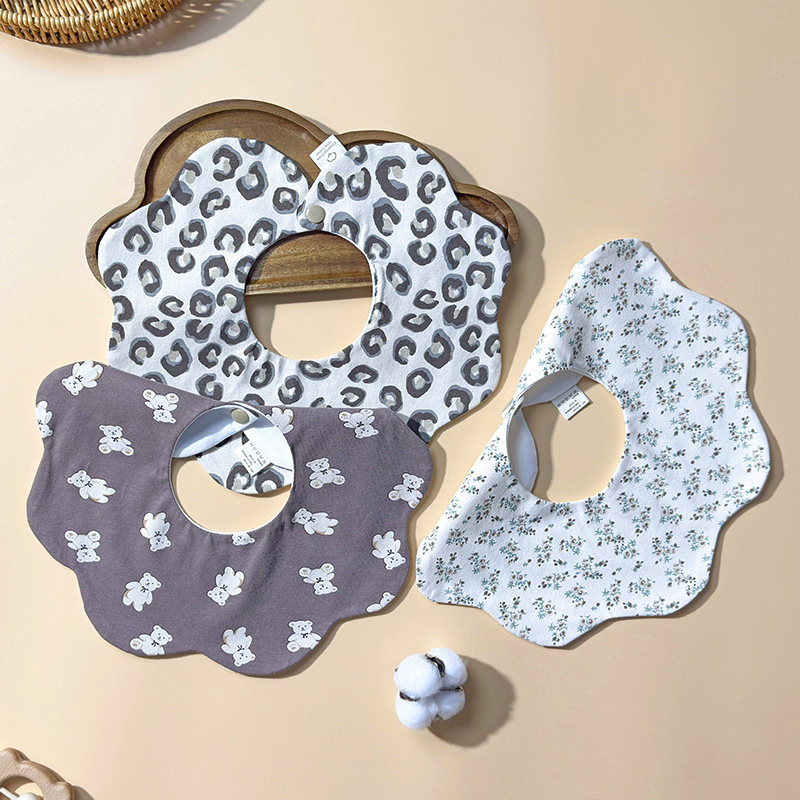 婴儿防水口水巾花瓣边围嘴男女宝宝防水棉质小花小熊豹纹围脖