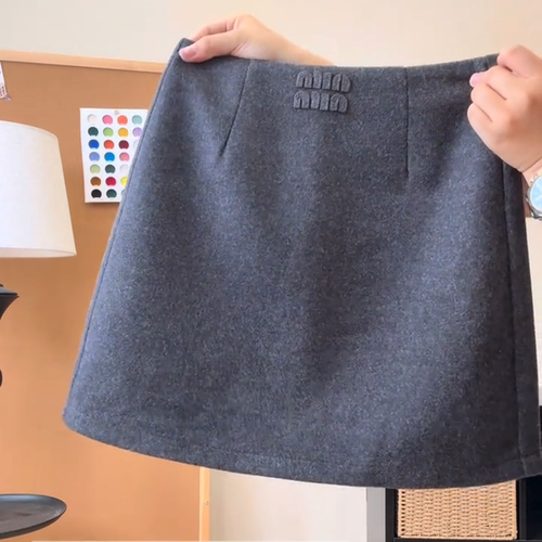 纯色高级感刺绣半身裙大码胖mm新款高腰修身显瘦休闲通勤A字短裙