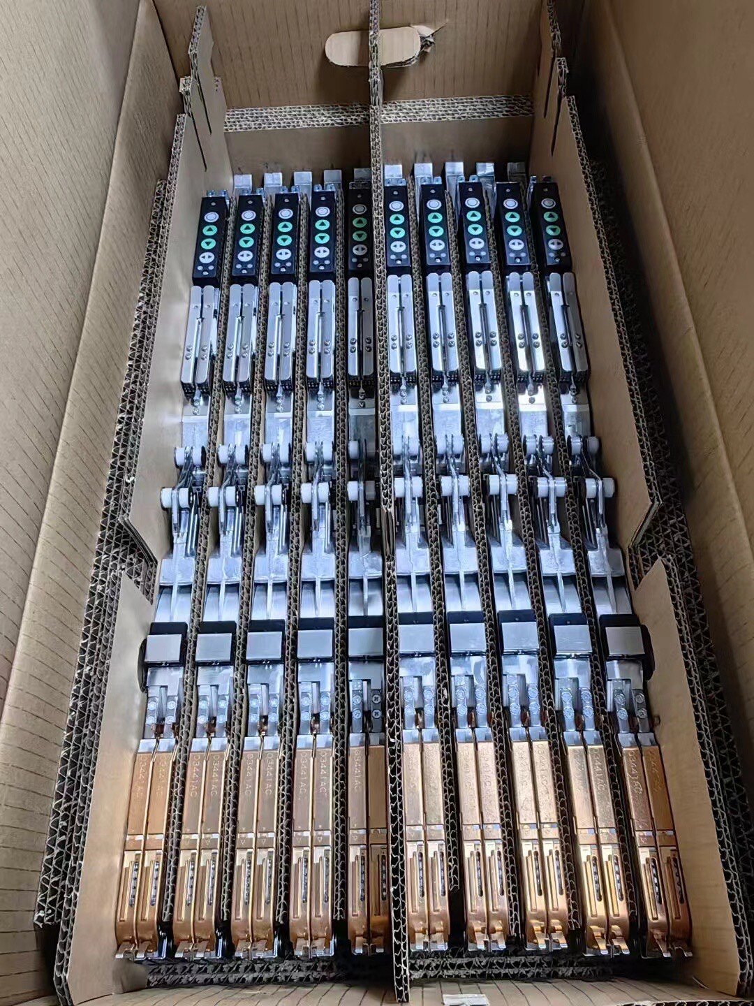 适用日本进口全新npm12 16mm飞达松下贴片机cm602 402 d3 w2 tt2