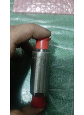 询价过滤器，型号TEM-911，银色金属外壳，红色接口。库存2个