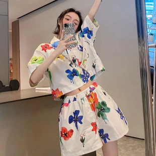 海边度假风2026夏季新款女装设计感百搭印花短袖衬衫短裤时尚套装