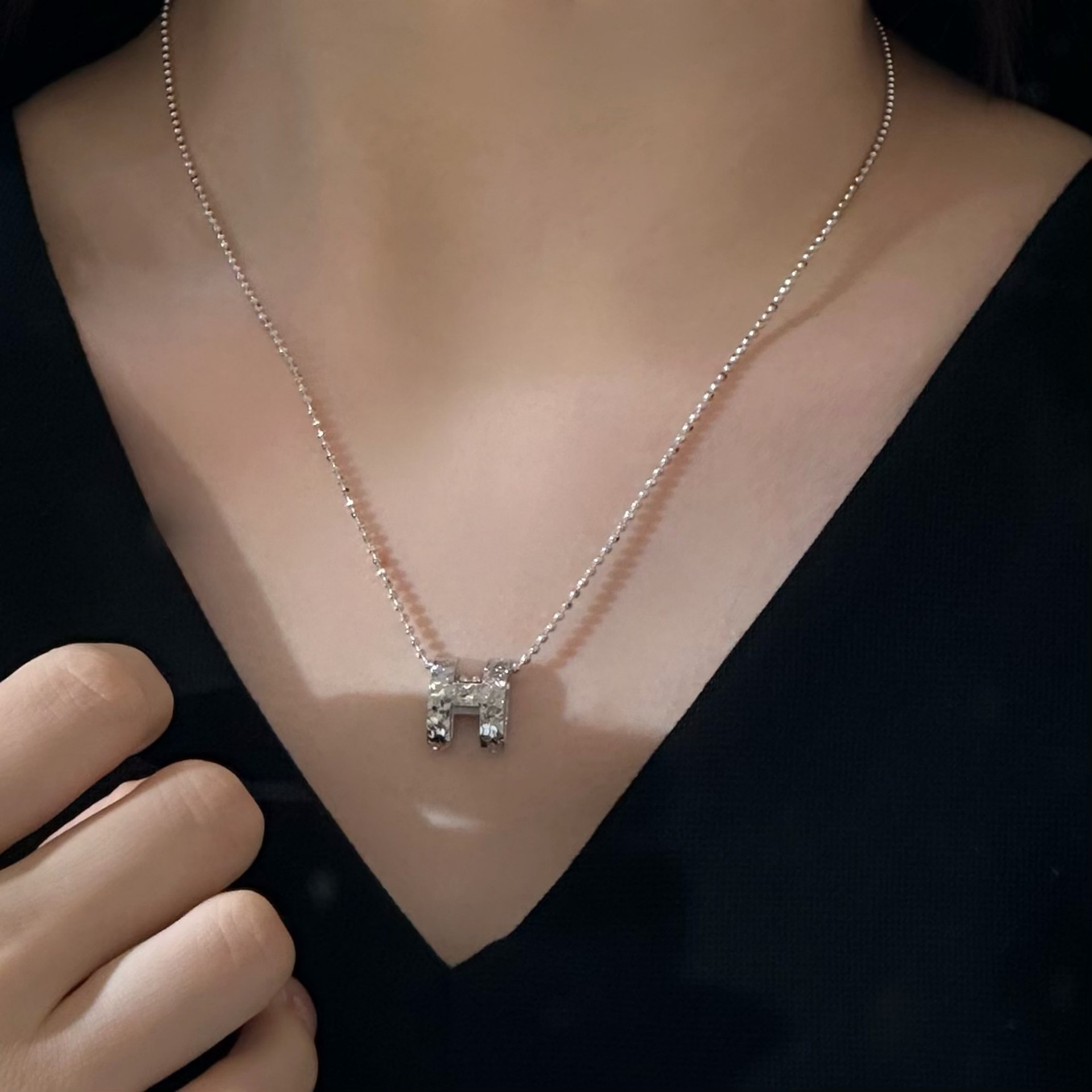 S925纯银女时尚个性H字母戒指