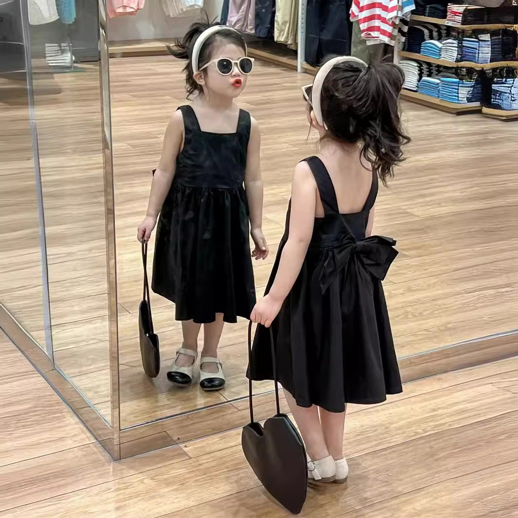 女童连衣裙2026夏装度假风黑色露背蝴蝶结吊带裙时尚黑色公主裙