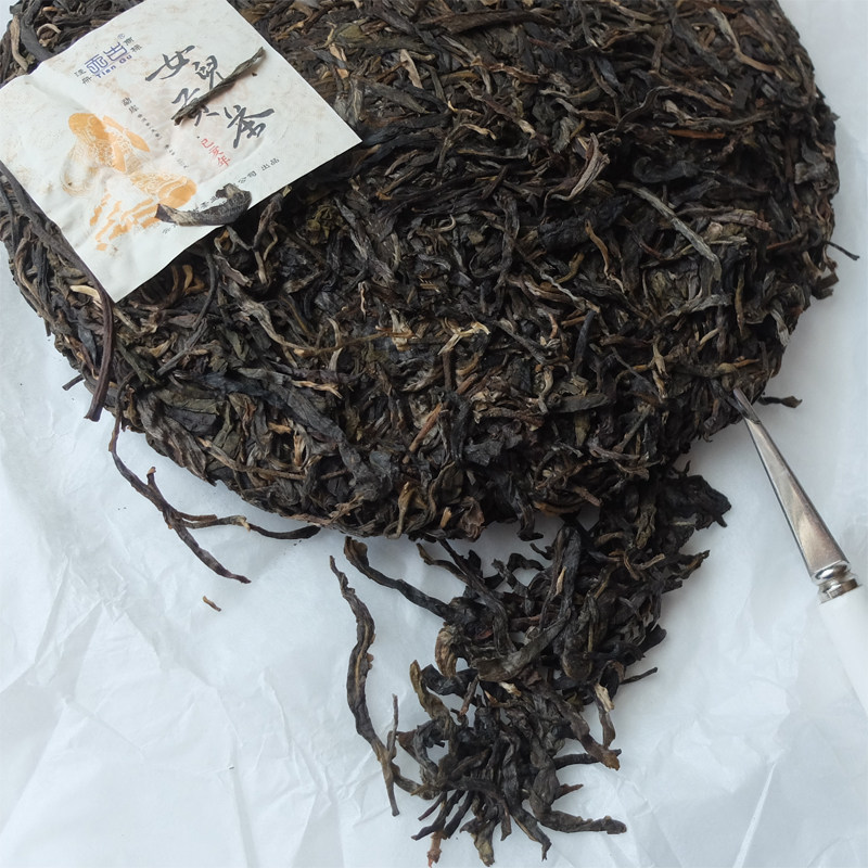 昆明仓中期生茶勐海味道汤色已转