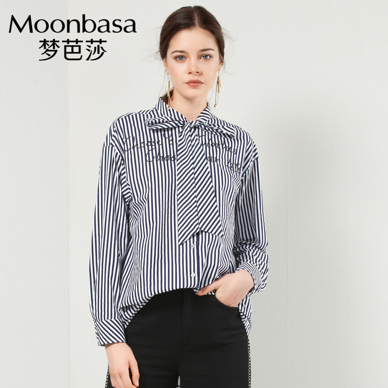 Moonbasa/梦芭莎条纹宽松字母绣花早秋港风中长款衬衣领带衬衫女