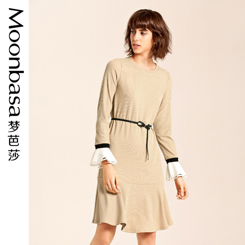 Moonbasa梦芭莎 2017秋装新品荷叶浪摆喇叭长袖圆领连衣裙