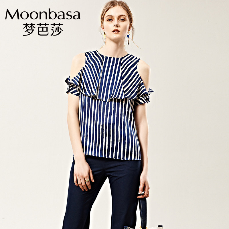 Moonbasa/梦芭莎优雅时尚缎面港味条纹露肩短袖上衣女夏季新款
