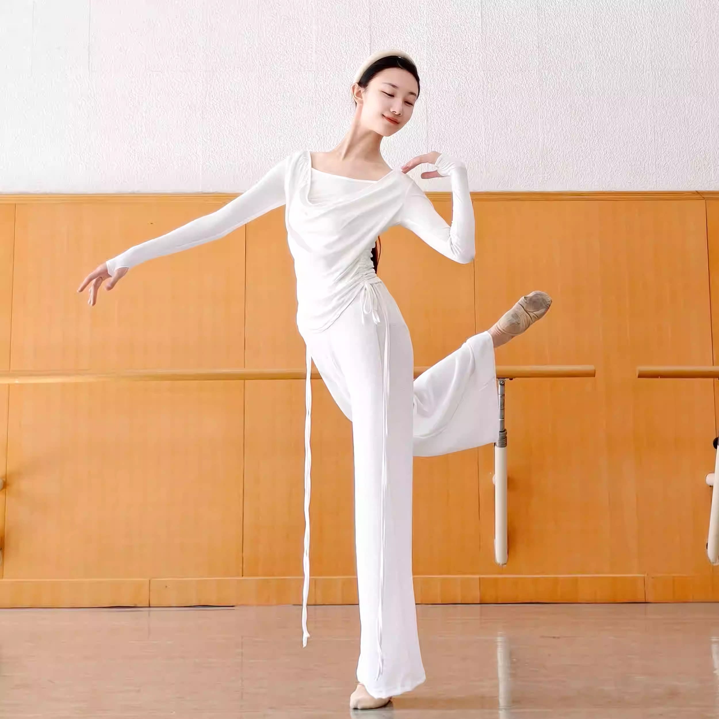 新款古典舞套装荡领假两件收腰显瘦练功服中国现代舞瑜伽日常穿