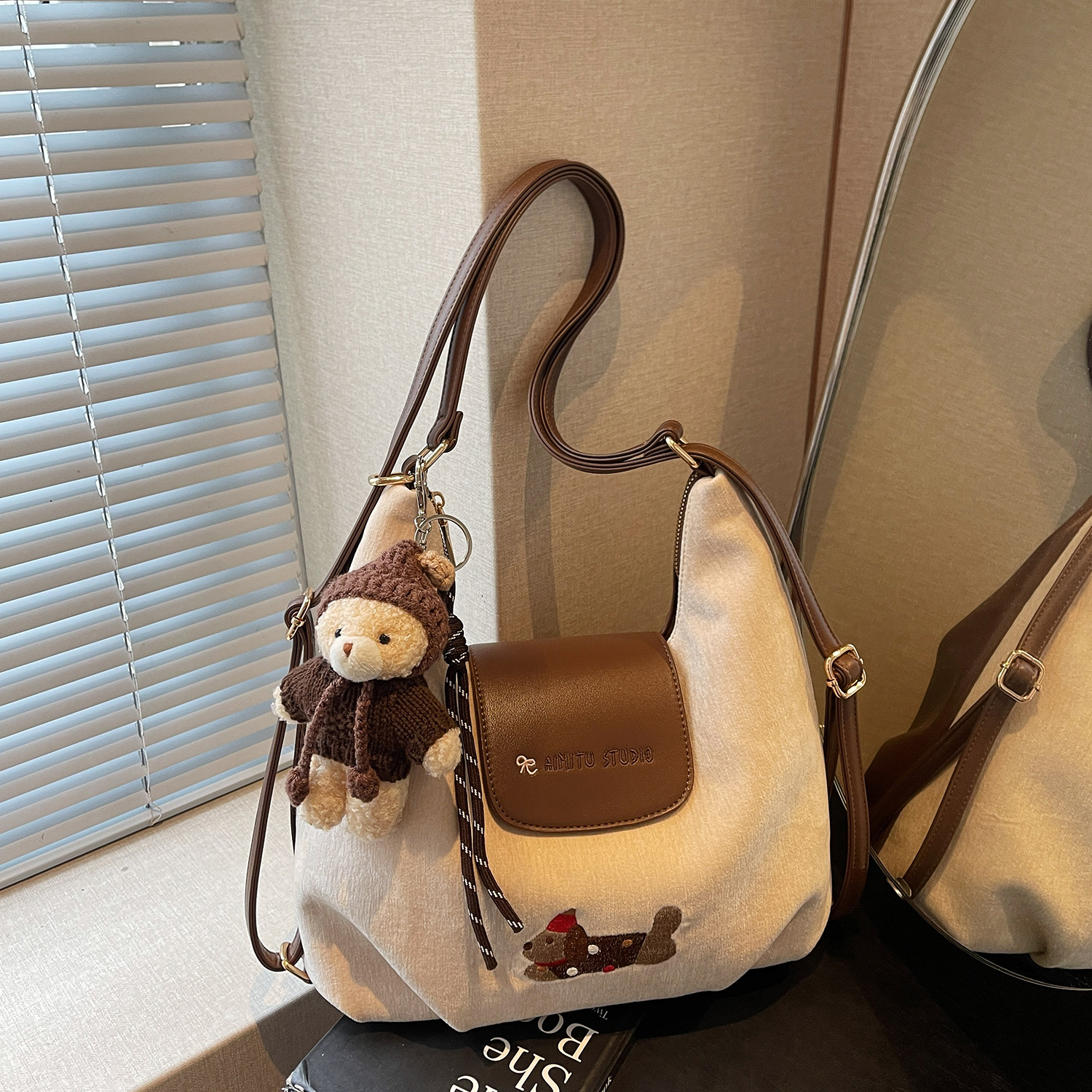 艾米兔女包2025新款日常通勤时尚大容量双肩包百搭休闲单肩托特包