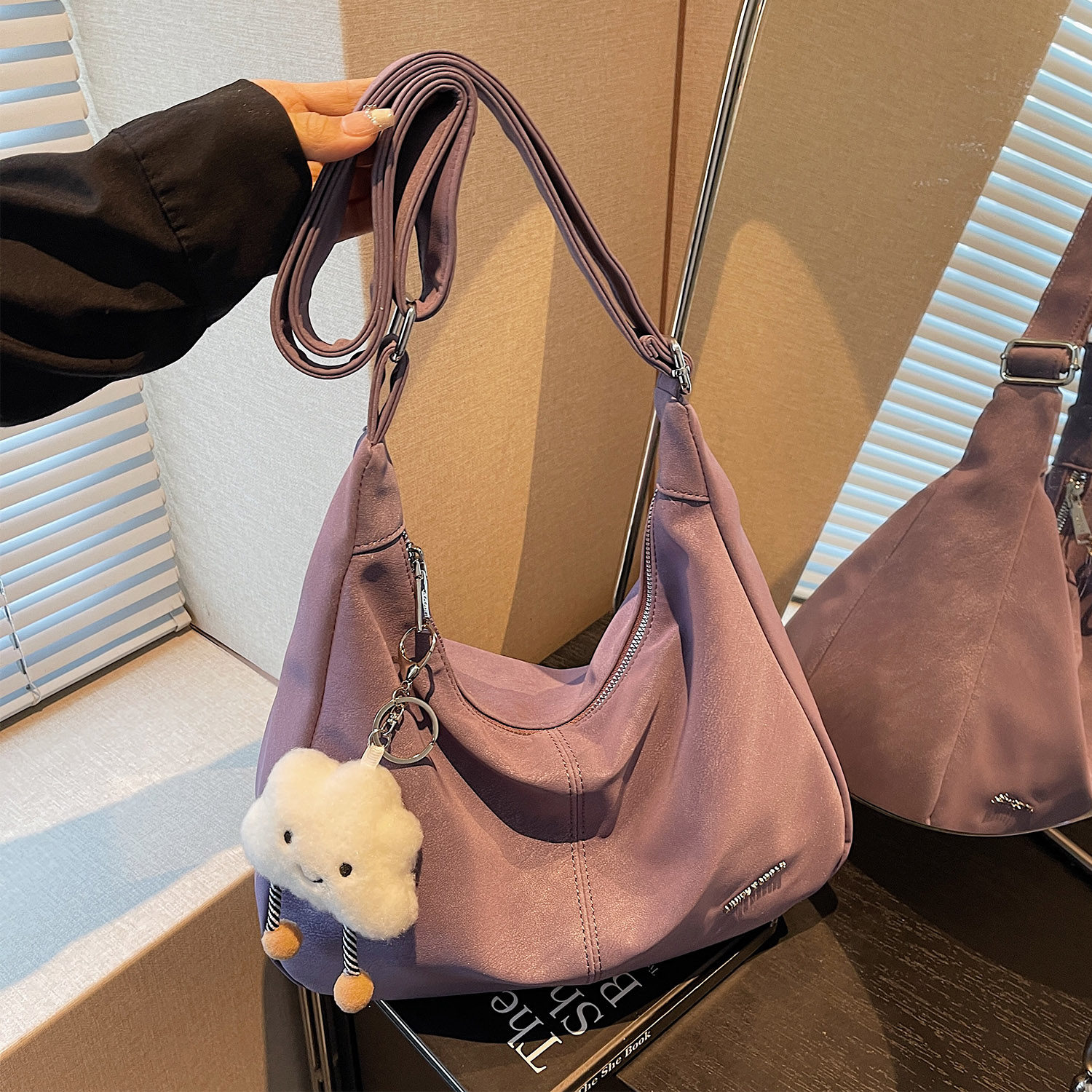 艾米兔女包2026新款时尚纯色洋气质感简约休闲单肩斜挎托特包