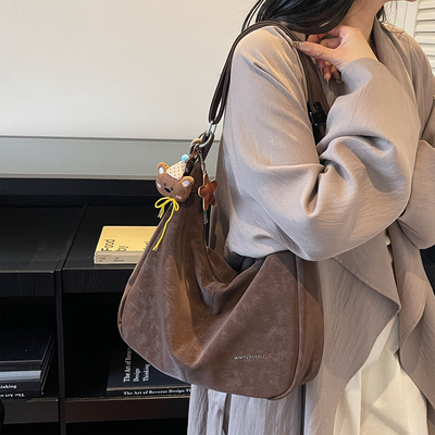 艾米兔女包2025新款复古通勤百搭时尚小众大容量休闲单肩斜挎包
