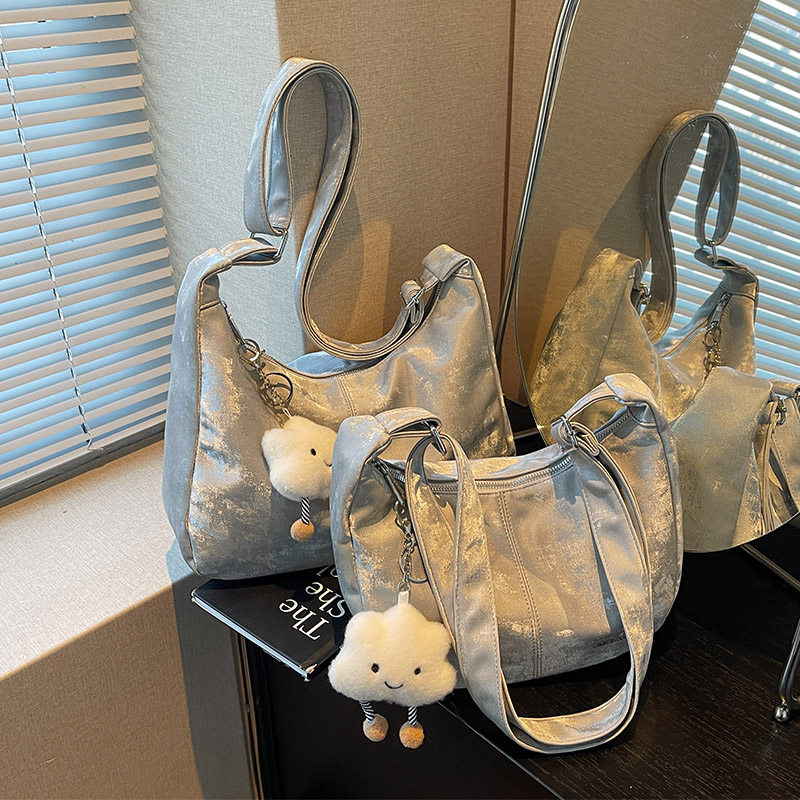 艾米兔女包2026新款时尚百搭日常通勤斜挎包休闲潮流洋气单肩包