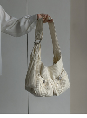 泡芙包轻便云朵包通勤单肩包户外骑行背包健身双肩包白色小背包女