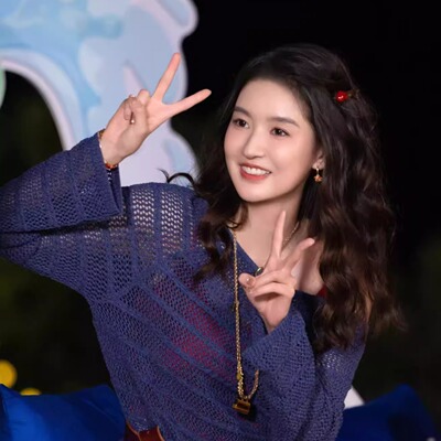 王玉雯同款英国Fable玫瑰项链