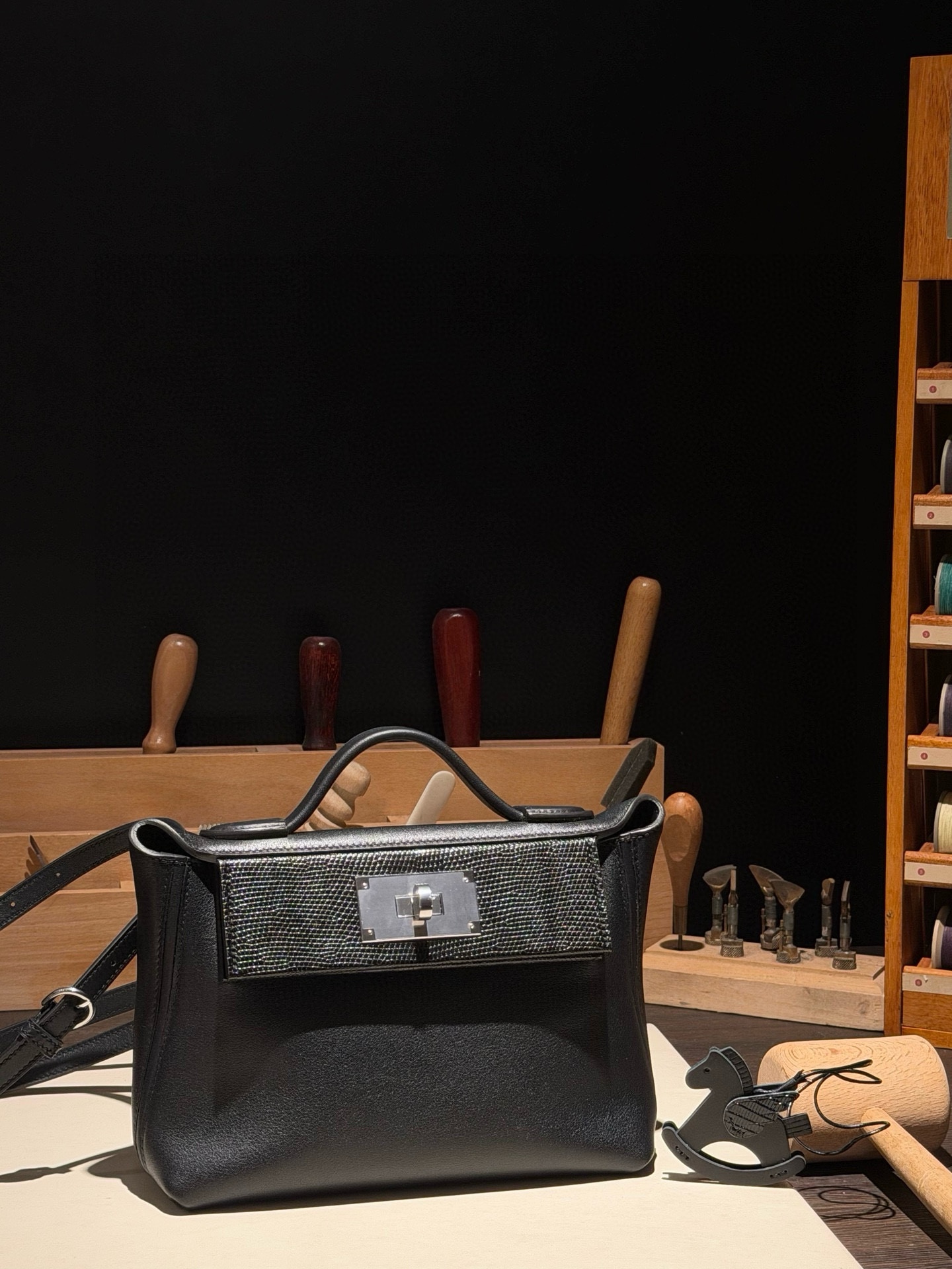 mini24/24 V皮拼蜥蜴 黑色银扣 V皮touch蜥蜴 手工蜡线缝制