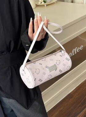helloKitty圆筒包女斜挎2025新款潮洋气儿童百搭水桶单肩枕头包