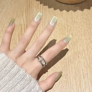 奶绿磨砂猫眼穿戴甲美甲贴片假指甲片短款显白新娘甲高级感小红书