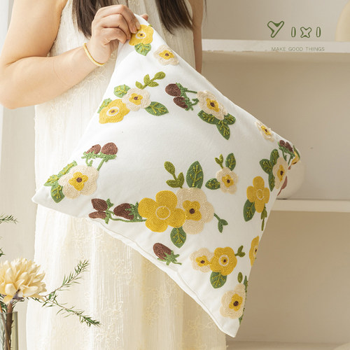 刺绣2024新款高颜值床头抱枕靠枕