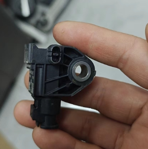 BMW/宝马B柱加速传感器G28