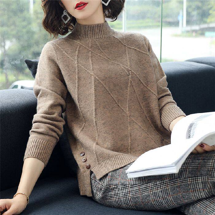韩版半高领毛衣女套头秋冬新款宽松短款针织打底衫小扣