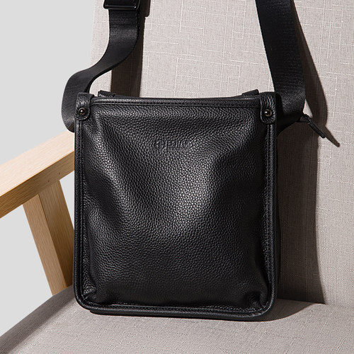 BJX/宝加西斜挎包（头层牛皮）