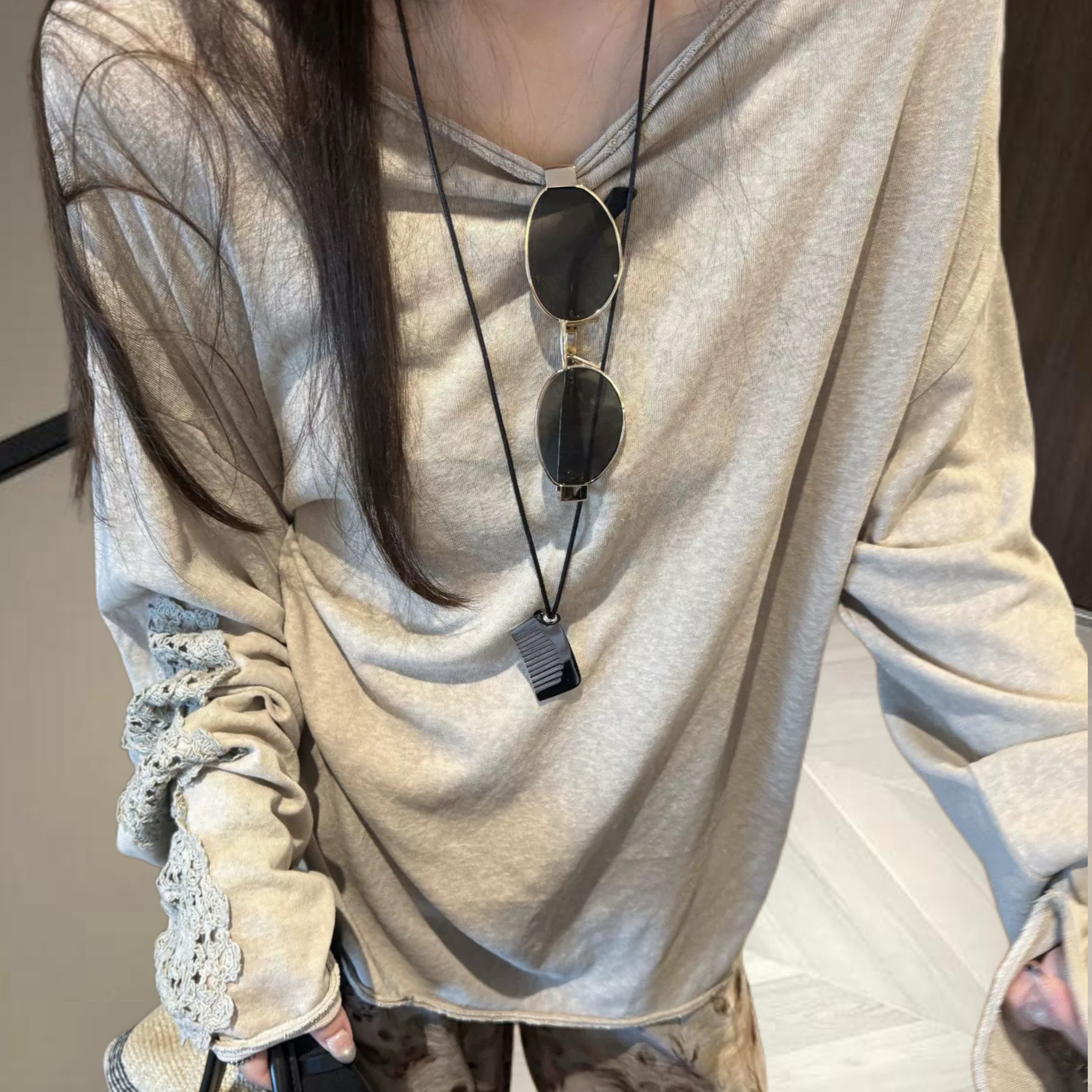 韩系高级松弛感时尚割破设计纸片人休闲棉质T恤上女夏季防晒罩衫