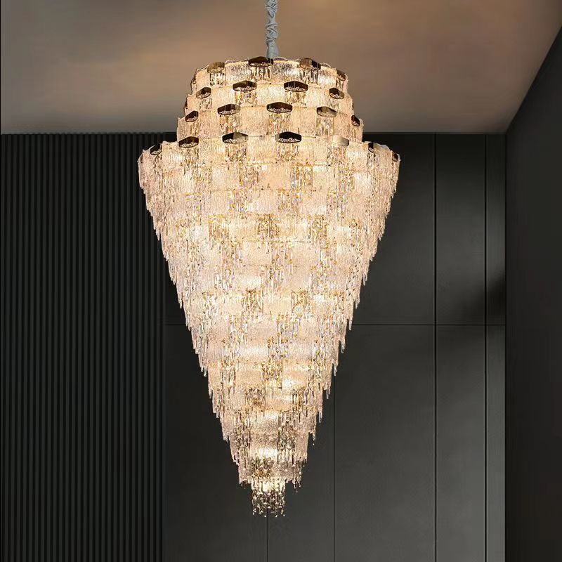 复式楼梯大吊灯多层垂坠客厅餐厅