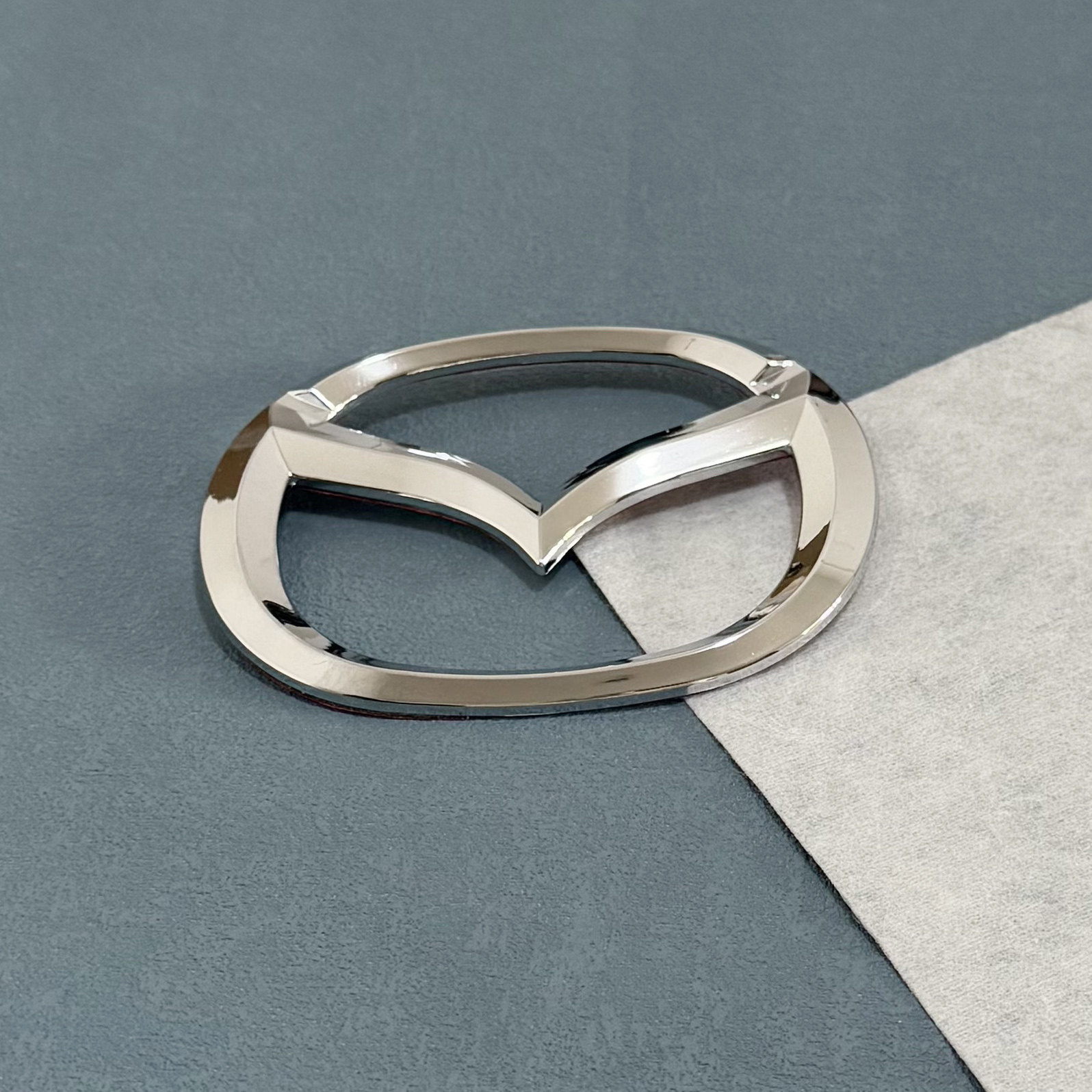 适用长安马自达EZ6后备箱车标贴EZ6字母改装海鸥马自达标志