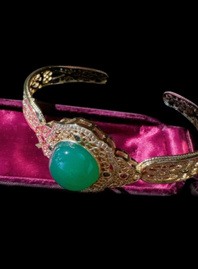 巴西绿玉髓玛瑙雕花手镯 水灵水灵 镀18K金 织纹雕金玉髓锆石手镯