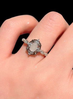 荔枝冻白玉髓花朵戒指 水灵水灵 镀18K金 白玉髓雪花锆石戒指百搭