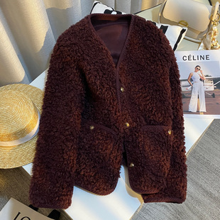 今年流行特惠酒红色羊羔毛超显白气质短外套女2025冬季 直筒 新品