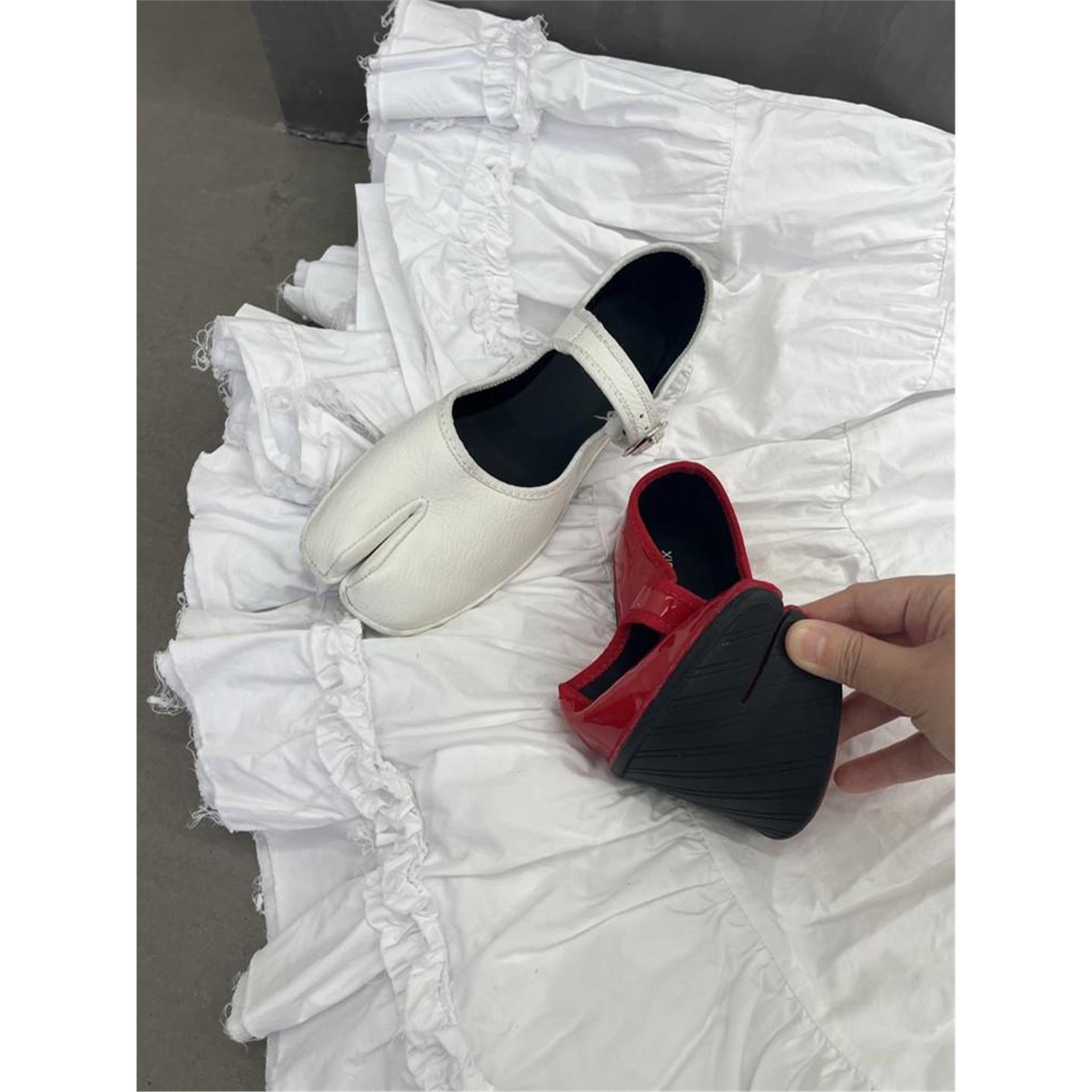 elingstudio 晚晚鞋法式猪蹄单鞋女春秋软底分趾玛丽珍奶奶瓢鞋