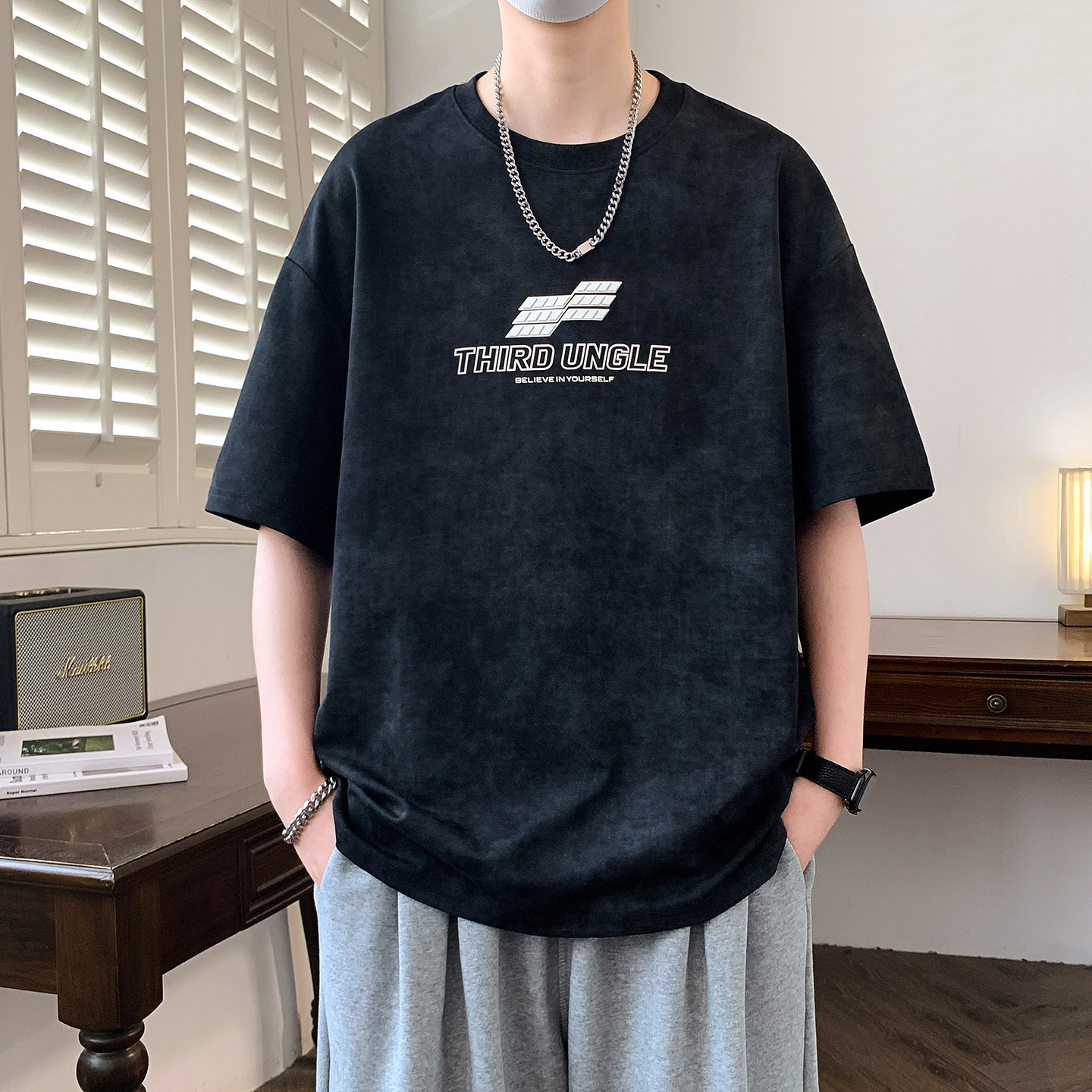 2026夏天高中生短袖t恤男宽松潮流初中男孩简约百搭夏季半袖上衣