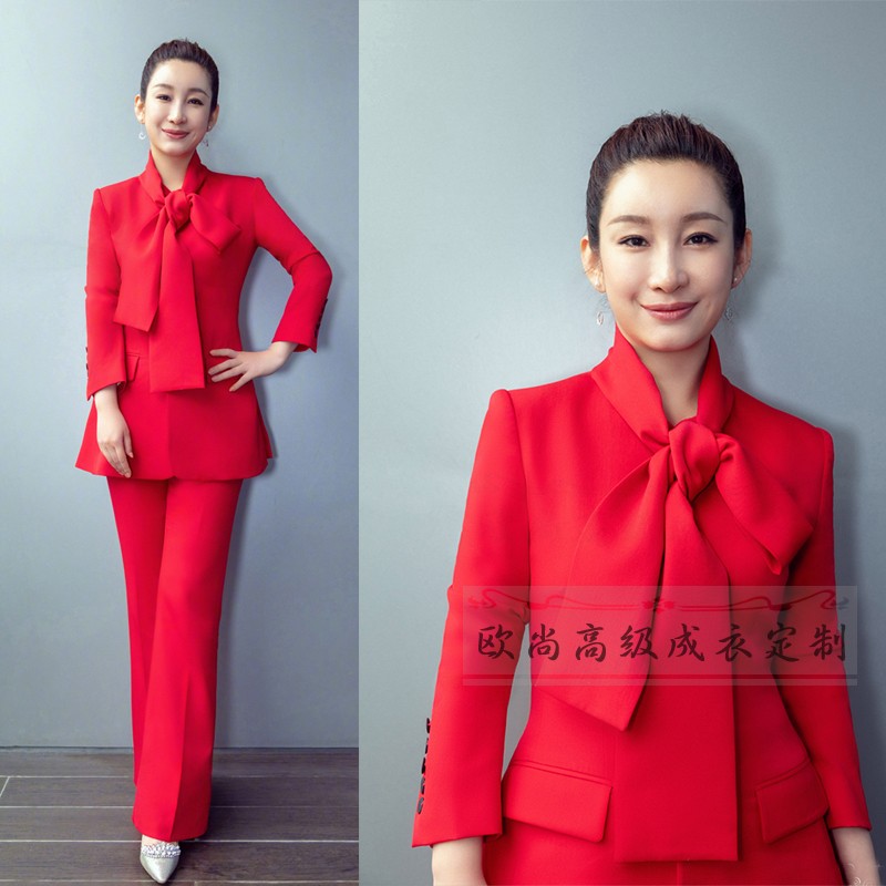 西装套装秦海璐围巾领修身干练