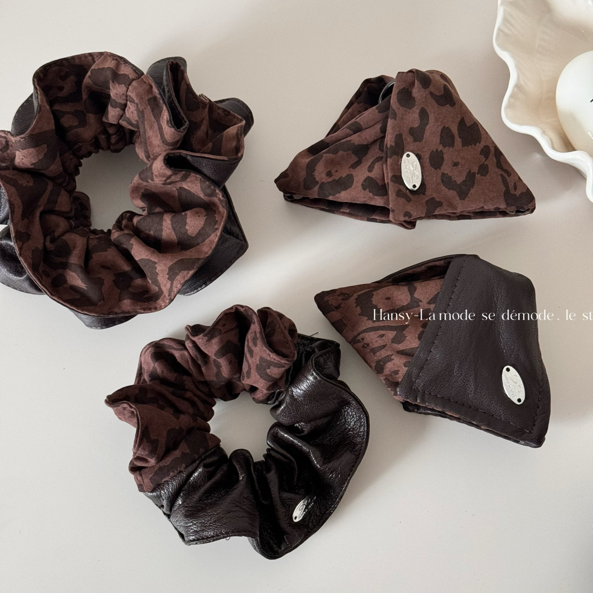 2025三角秋冬撞色豹纹抓夹女后脑勺盘发鲨鱼夹蝴蝶结高级感发夹