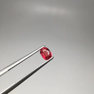 鸽血红红宝石枕型裸石0.73ct