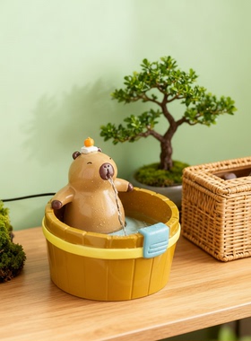 卡皮巴拉可爱小熊桌面摆件