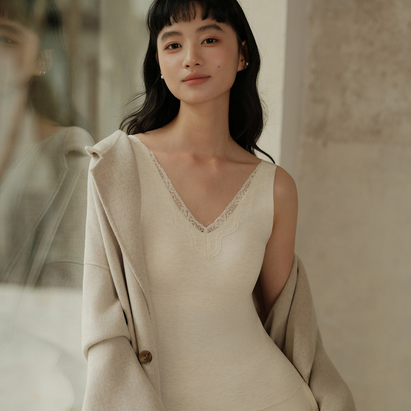 无痕保暖背心女款收腰显瘦秋冬加厚加绒德带胸垫吊带发热内衣打底