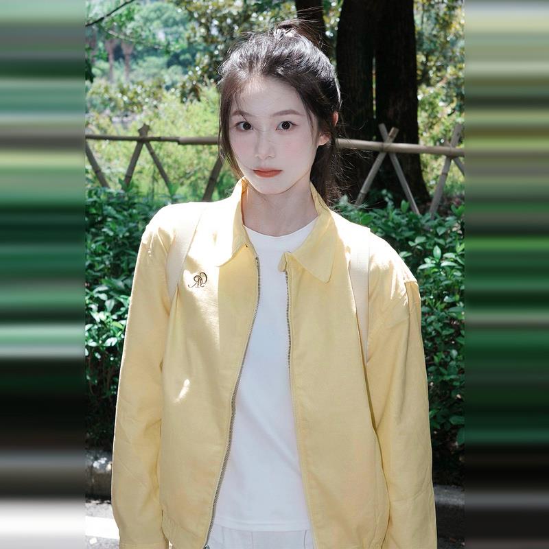 奶黄色棒球服外套女款秋2025新款早秋巨好看的工装夹克上衣冲锋衣