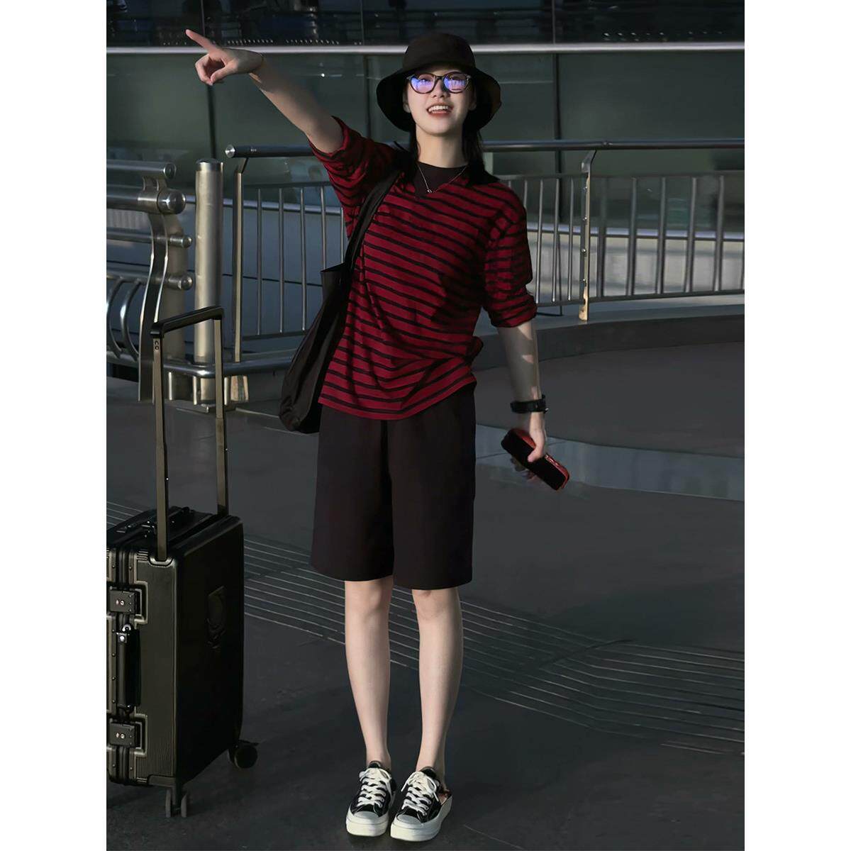 撞色条纹红色短袖T恤女2026夏季新款宽松显瘦百搭休闲五分袖上衣