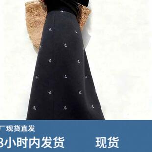 灰色蝴蝶结刺绣毛呢半身裙秋冬女2025新款高级韩系显瘦加厚a字裙