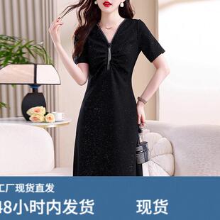 黑色连衣裙子女士2026年夏季新款今年流行爆款显瘦短袖气质中长裙