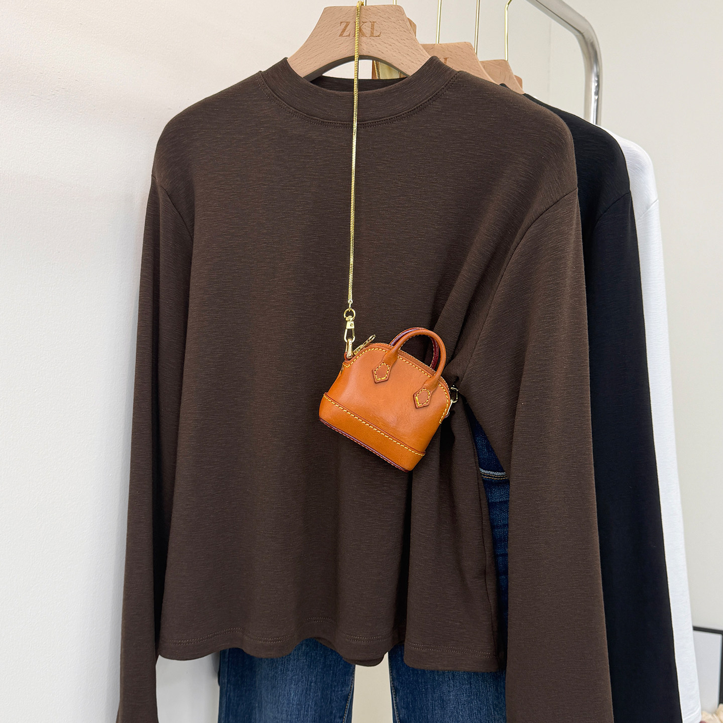 今年流行薄绒小立领打底衫女2025冬季宽松弹力配外套内搭长袖t恤,女装/女士精品,T恤,淘宝优惠券,粉丝福利购,淘宝优惠卷