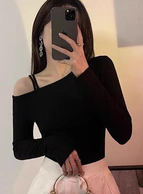 黑色一字肩上衣女秋季辣妹锁骨设计感小众长袖斜肩打底衫露肩t恤