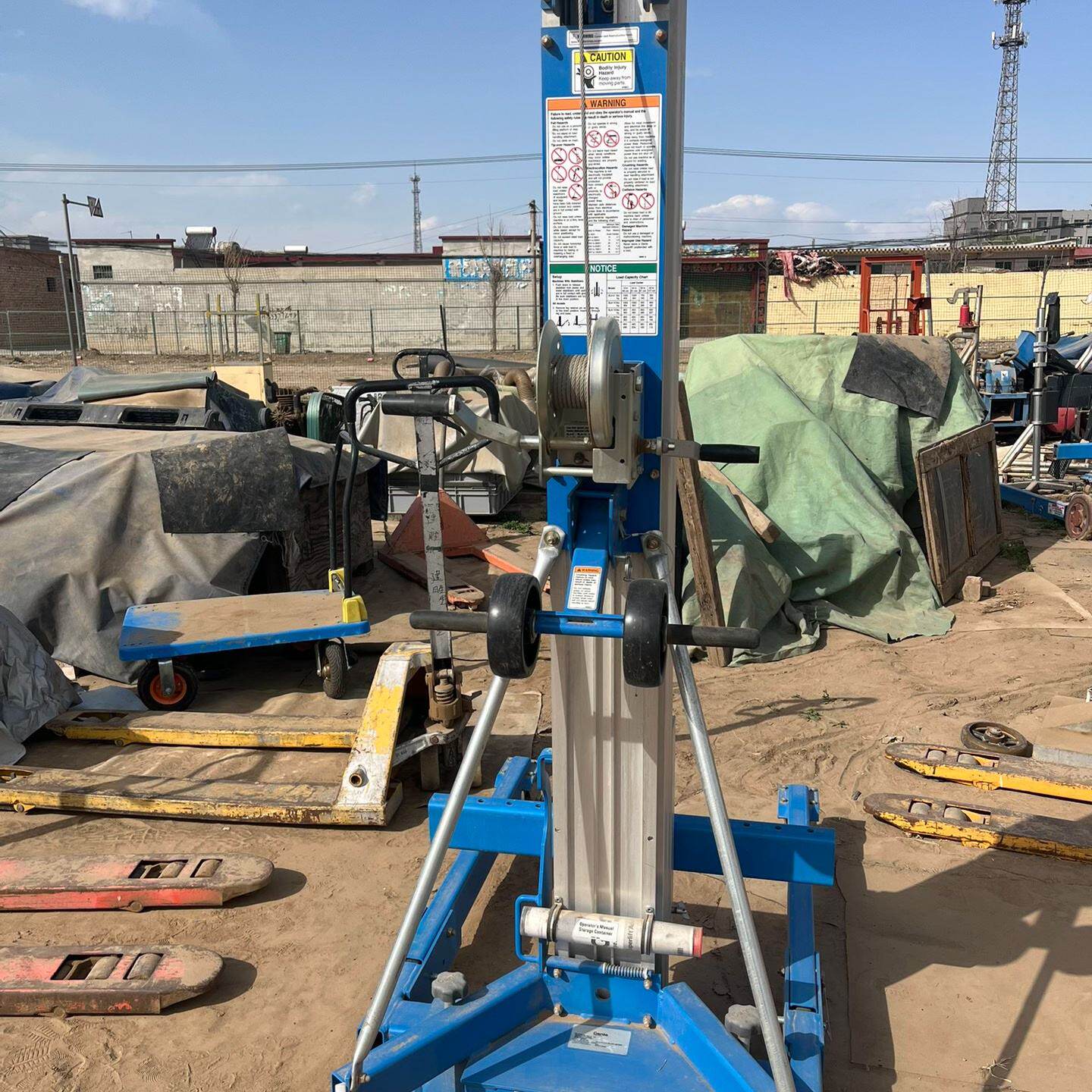 美国Genie特雷克斯吉尼SLA-10手摇升降车，展台搭建物--议价商品