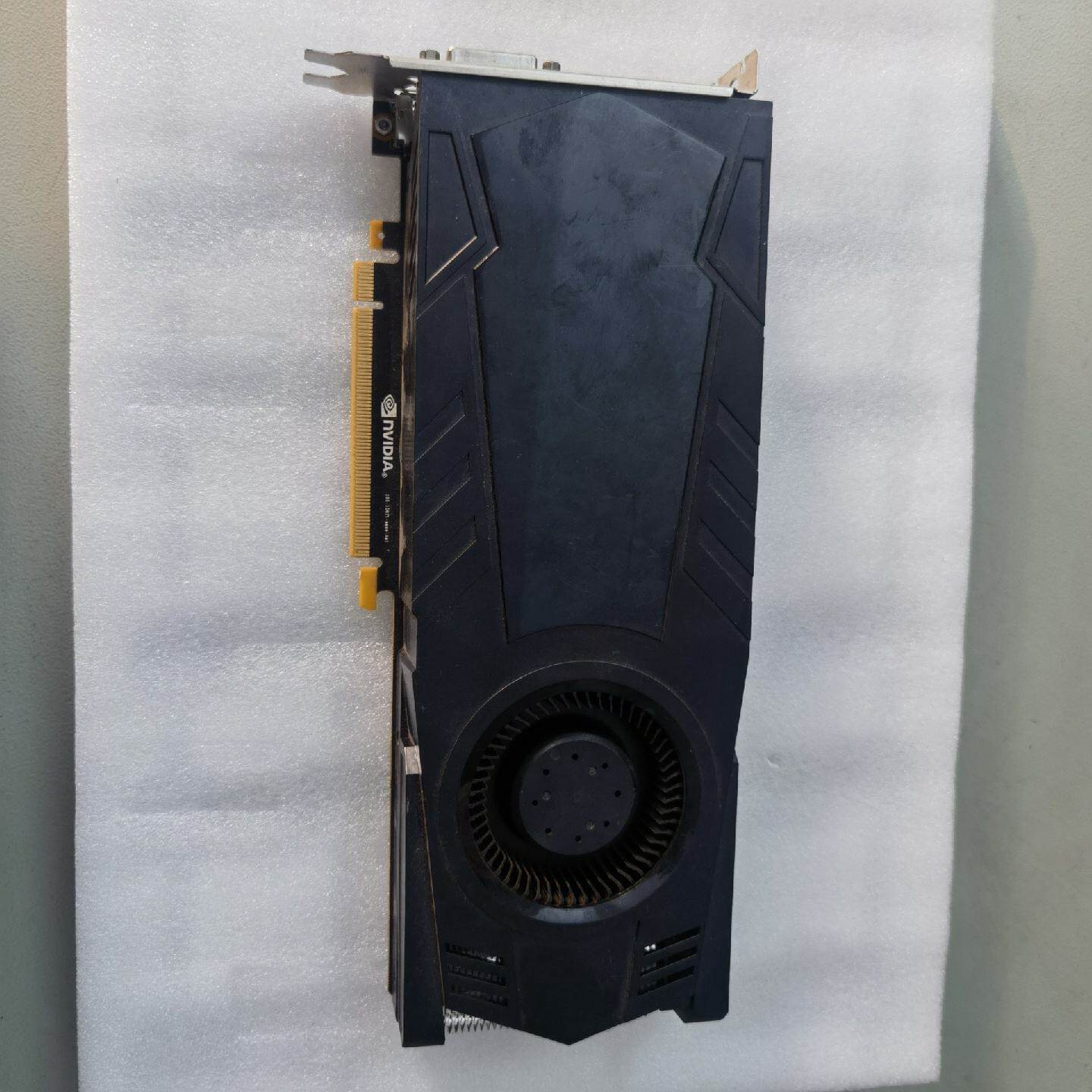 英伟达GTX10708G显存接口如图无拆无修性能完好议价及维修！